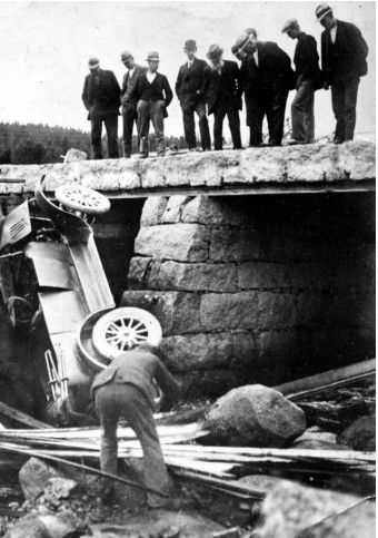 Bilolycka på bron 1921